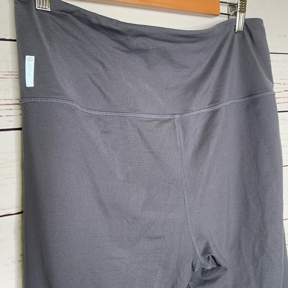 Zella | Grey with Ivory Mesh Detail Crop Legging - Picture 4 of 6